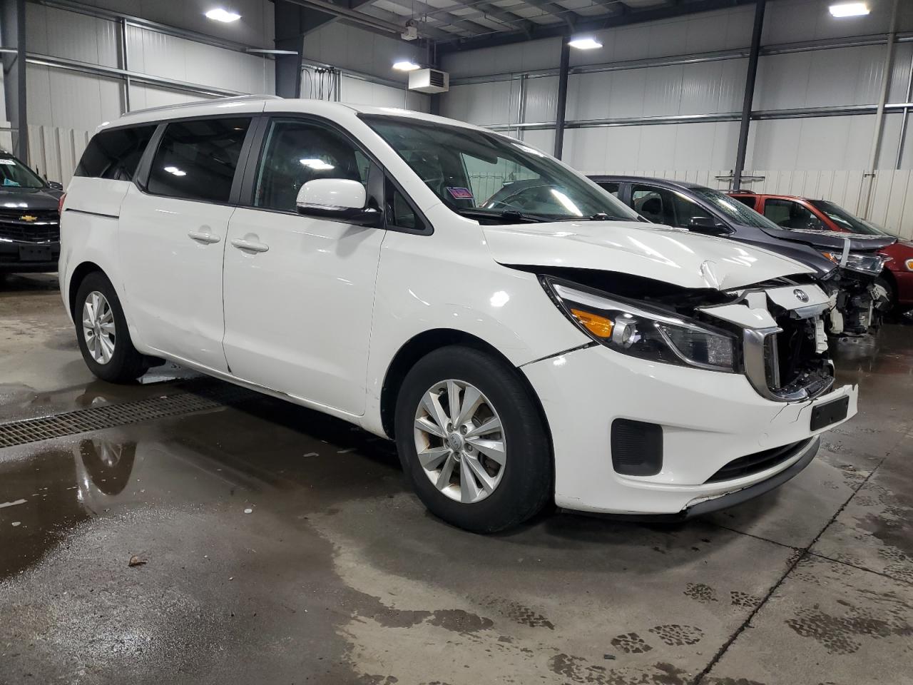 2016 KIA Sedona VIN KNDMB5C10G6087290 Copart auction photo, front end / side damage thumbnail 4