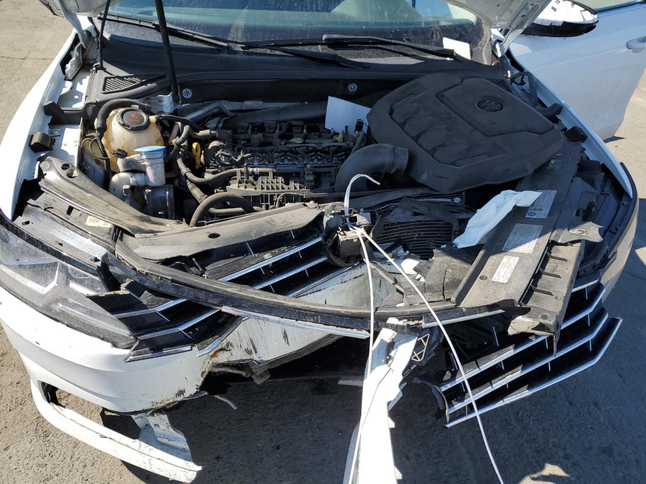 2018 Volkswagen Passat VIN 1VWBA7A38JC047491 Copart auction photo, front end / minor dent/scratches damage thumbnail 11