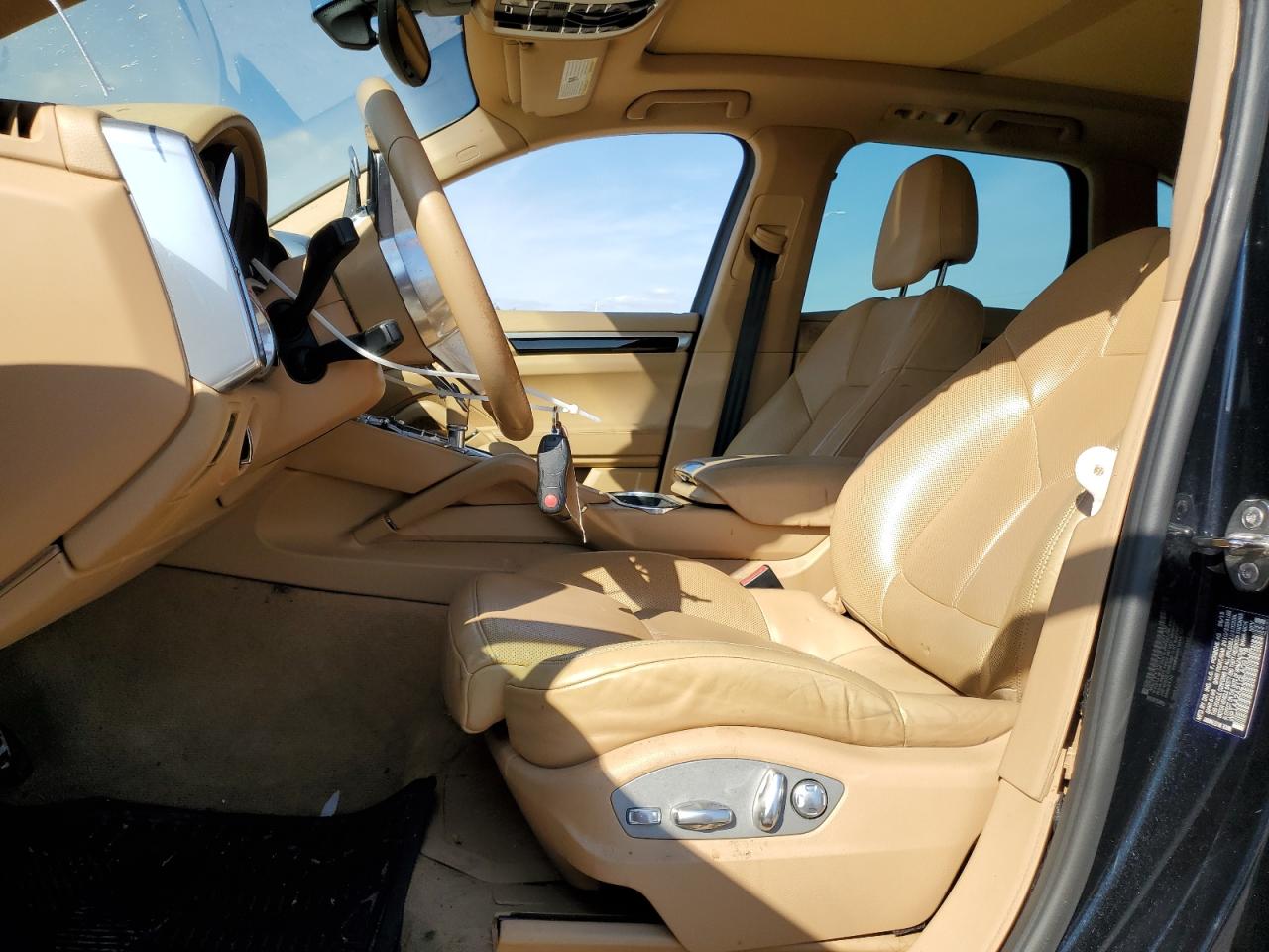 2016 Porsche Cayenne VIN WP1AA2A21GLA09178 Copart auction photo, side / front end damage thumbnail 7