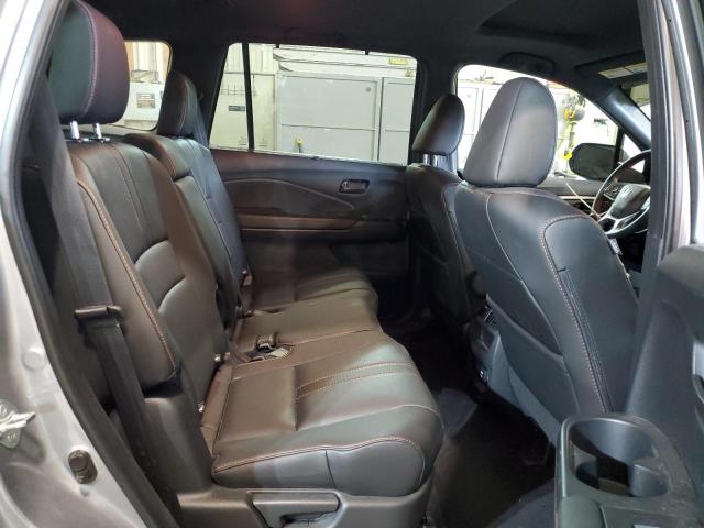 2022 Honda Passport VIN 5FNYF8H69NB023701 Copart auction photo, hail damage thumbnail 10