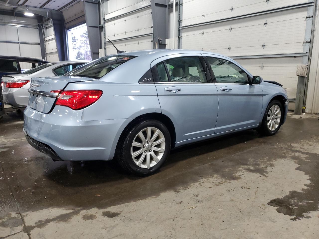 2014 Chrysler 200 VIN 1C3CCBBB4EN117920 Copart auction photo, front end / rear end damage thumbnail 3
