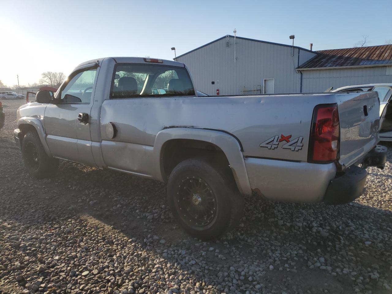 2005 Chevrolet Silverado VIN 1GCEK14T25Z298323 Copart auction photo, side / mechanical damage thumbnail 2
