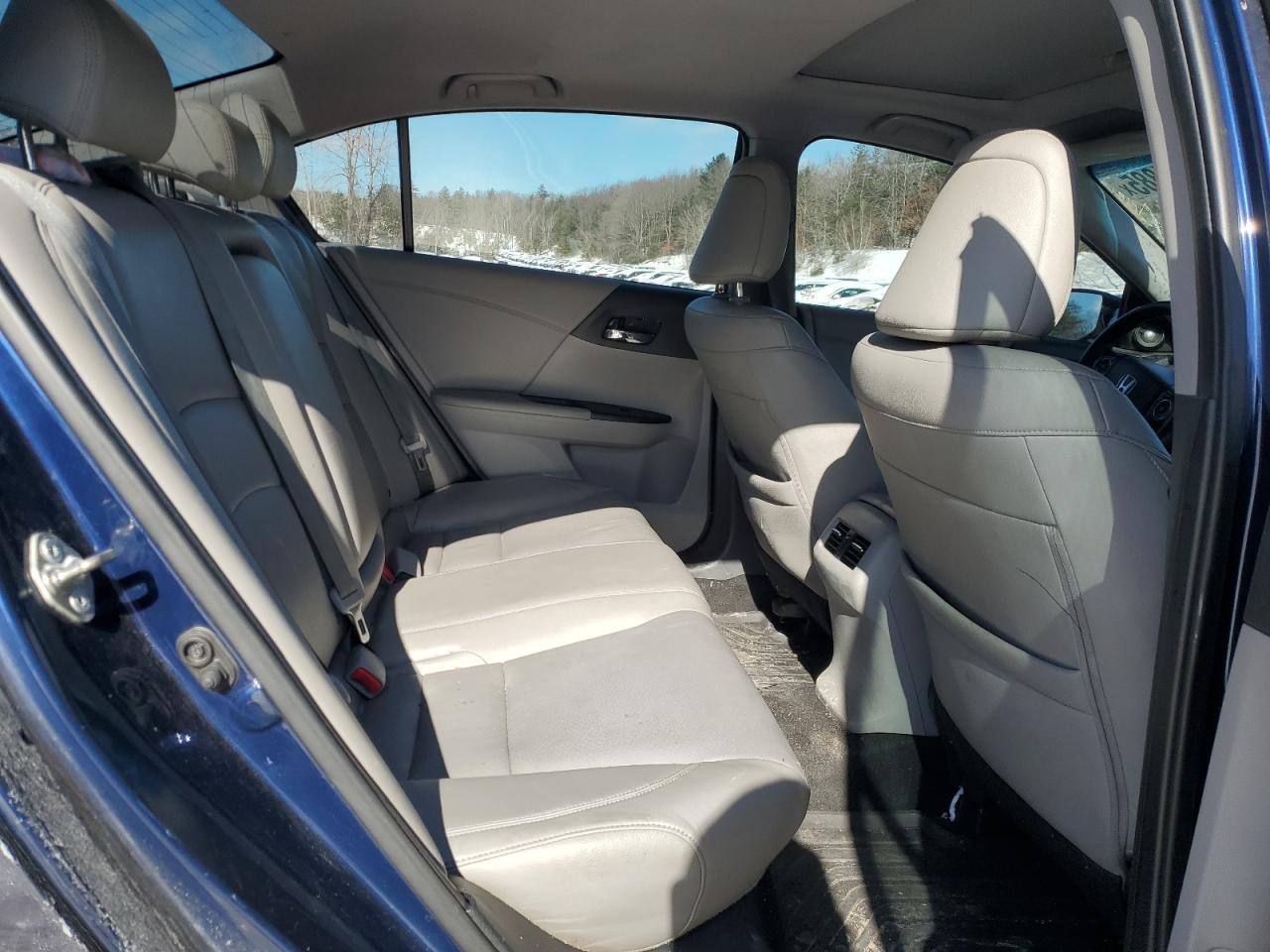 2015 Honda Accord VIN 1HGCR2F86FA050501 Copart auction photo, front end / minor dent/scratches damage thumbnail 10