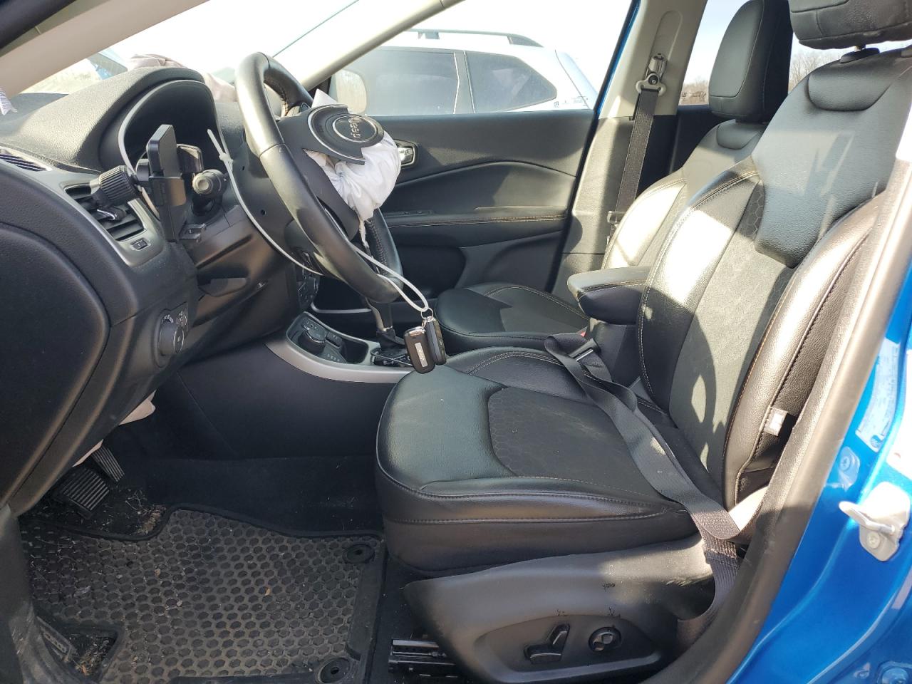 2019 Jeep Compass VIN 3C4NJDBB8KT724078 Copart auction photo, front end damage thumbnail 7