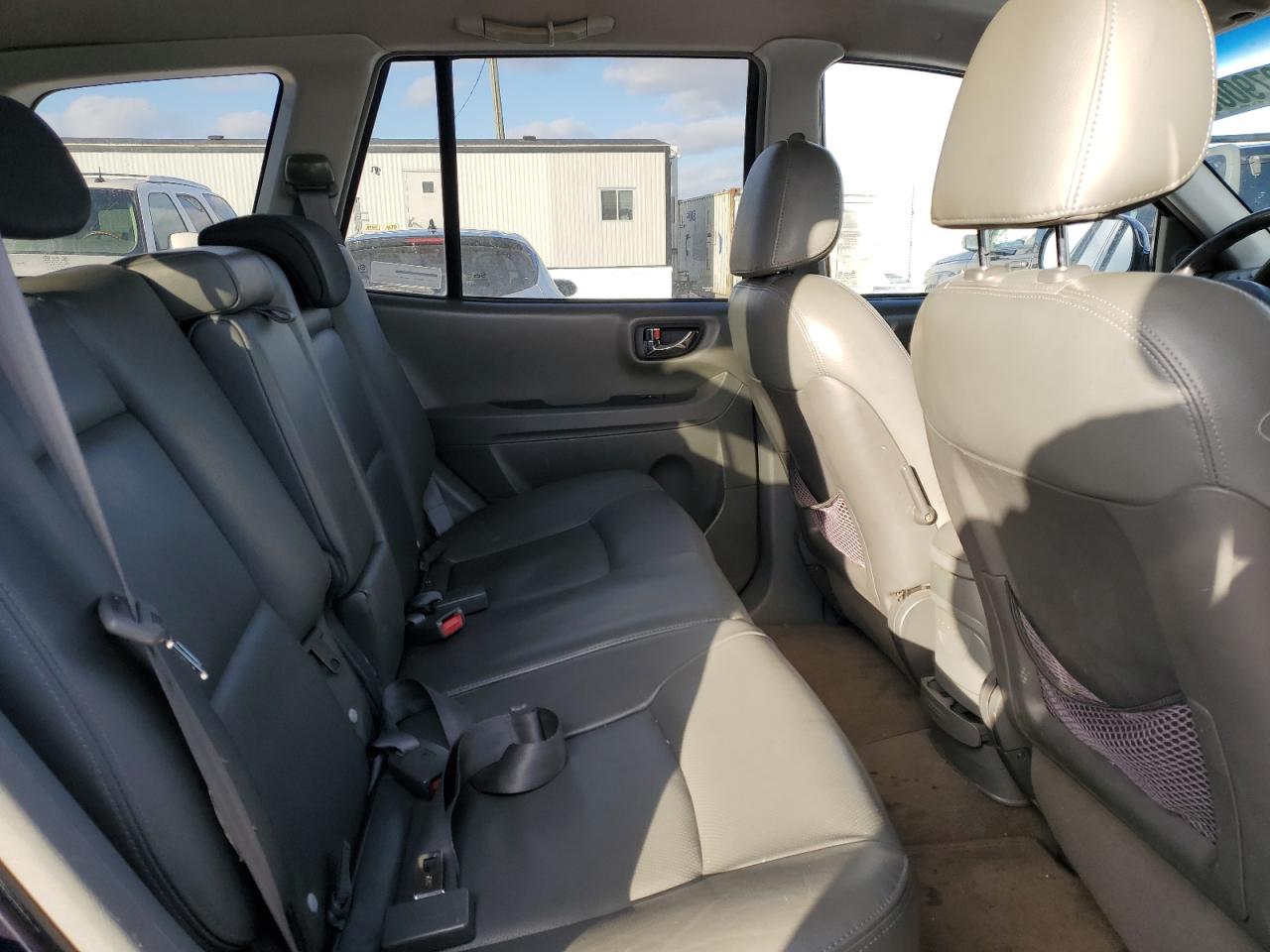 2004 Hyundai Santa Fe VIN KM8SC13E04U819968 Copart auction photo, rear end / minor dent/scratches damage thumbnail 11