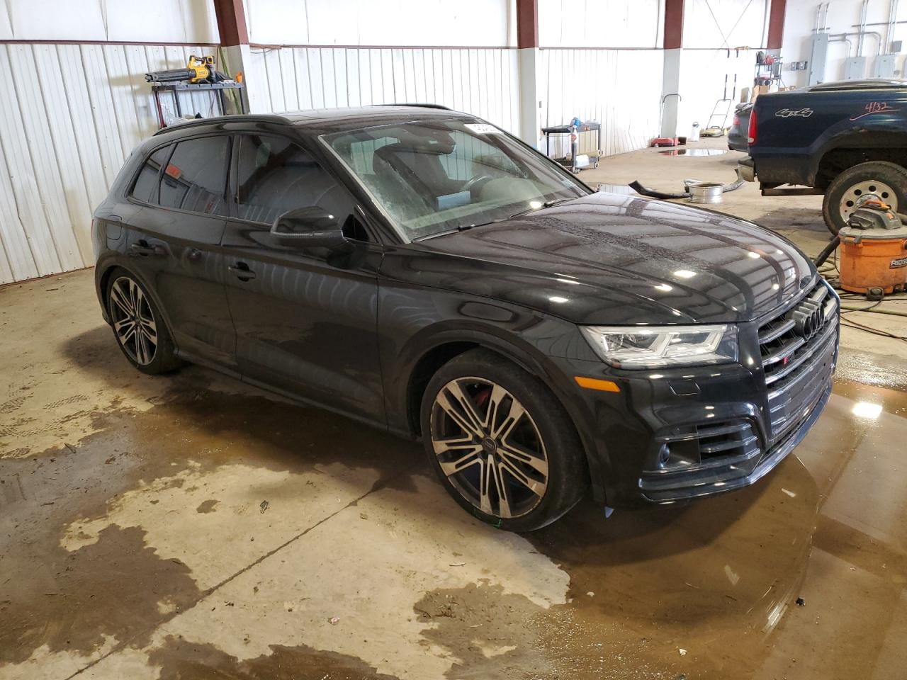 2020 Audi SQ5 VIN WA1B4AFY9L2010979 Copart auction photo, side / mechanical damage thumbnail 4