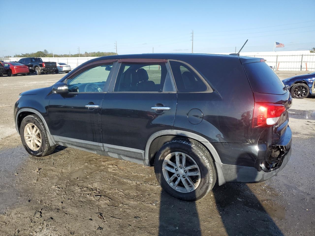 2015 KIA Sorento VIN 5XYKT3A62FG643232 Copart auction photo, rear end damage thumbnail 2