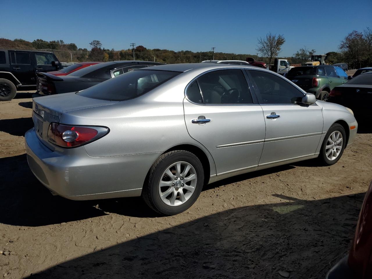 2004 Lexus ES VIN JTHBA30G140010951 Copart auction photo, vandalism / mechanical damage thumbnail 3