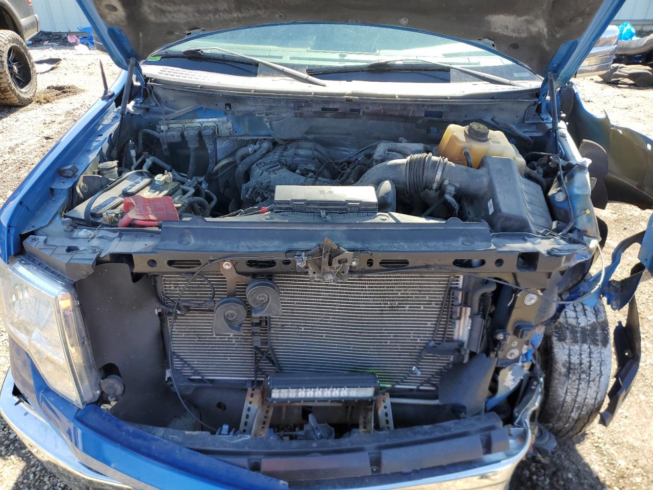 2013 Ford F-150 VIN 1FTEW1CM4DFC15215 Copart auction photo, front end / side damage thumbnail 11