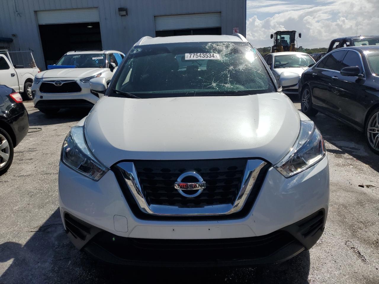 2019 Nissan Kicks VIN 3N1CP5CUXKL482005 Copart auction photo, hail damage thumbnail 5