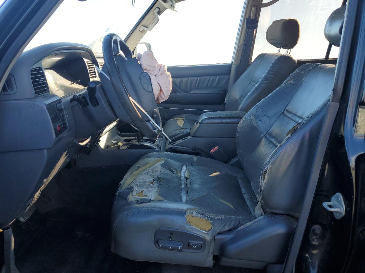 1996 Toyota Land Cruiser VIN JT3HJ85J4T0136821 Copart auction photo, front end damage thumbnail 7