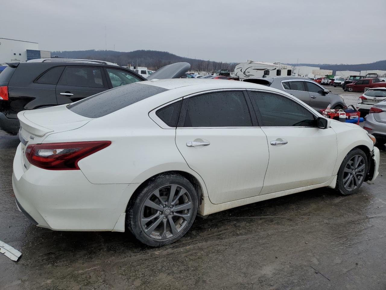 2018 Nissan Altima VIN 1N4AL3APXJC276152 Copart auction photo, front end damage thumbnail 3
