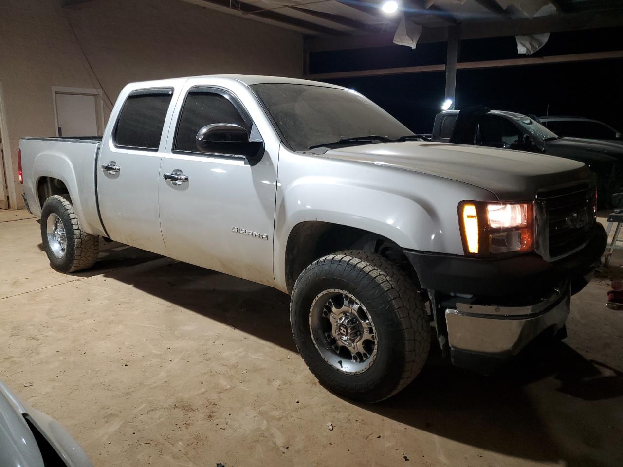 2011 GMC Sierra VIN 3GTP1TEAXBG103939 Copart auction photo, front end damage thumbnail 4