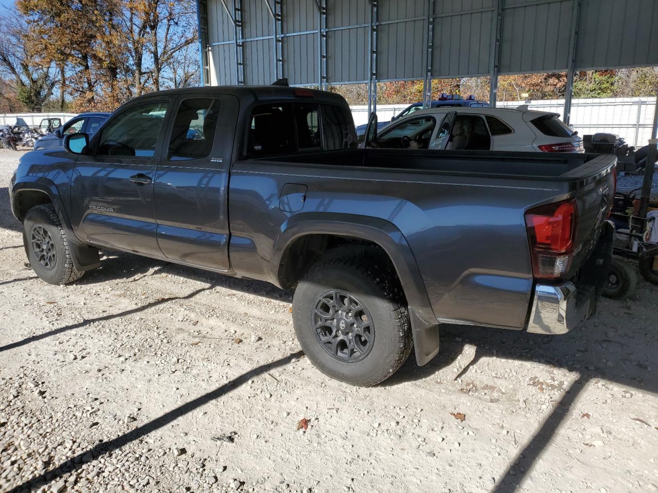2019 Toyota Tacoma VIN 5TFSZ5AN5KX168328 Copart auction photo, front end damage thumbnail 2