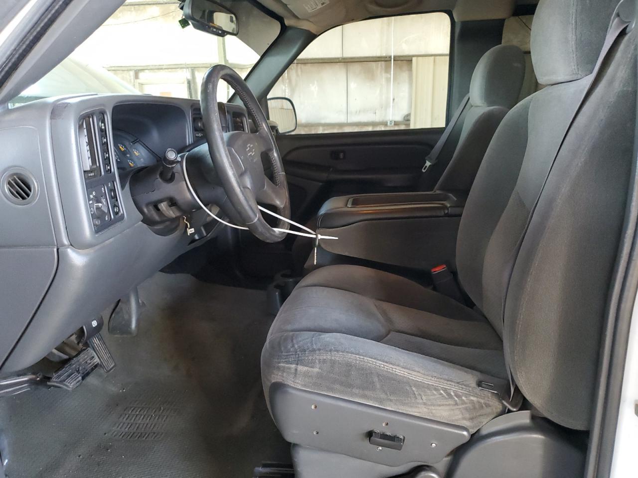 2004 Chevrolet Silverado VIN 2GCEK19TX41260970 Copart auction photo, mechanical / front end damage thumbnail 7