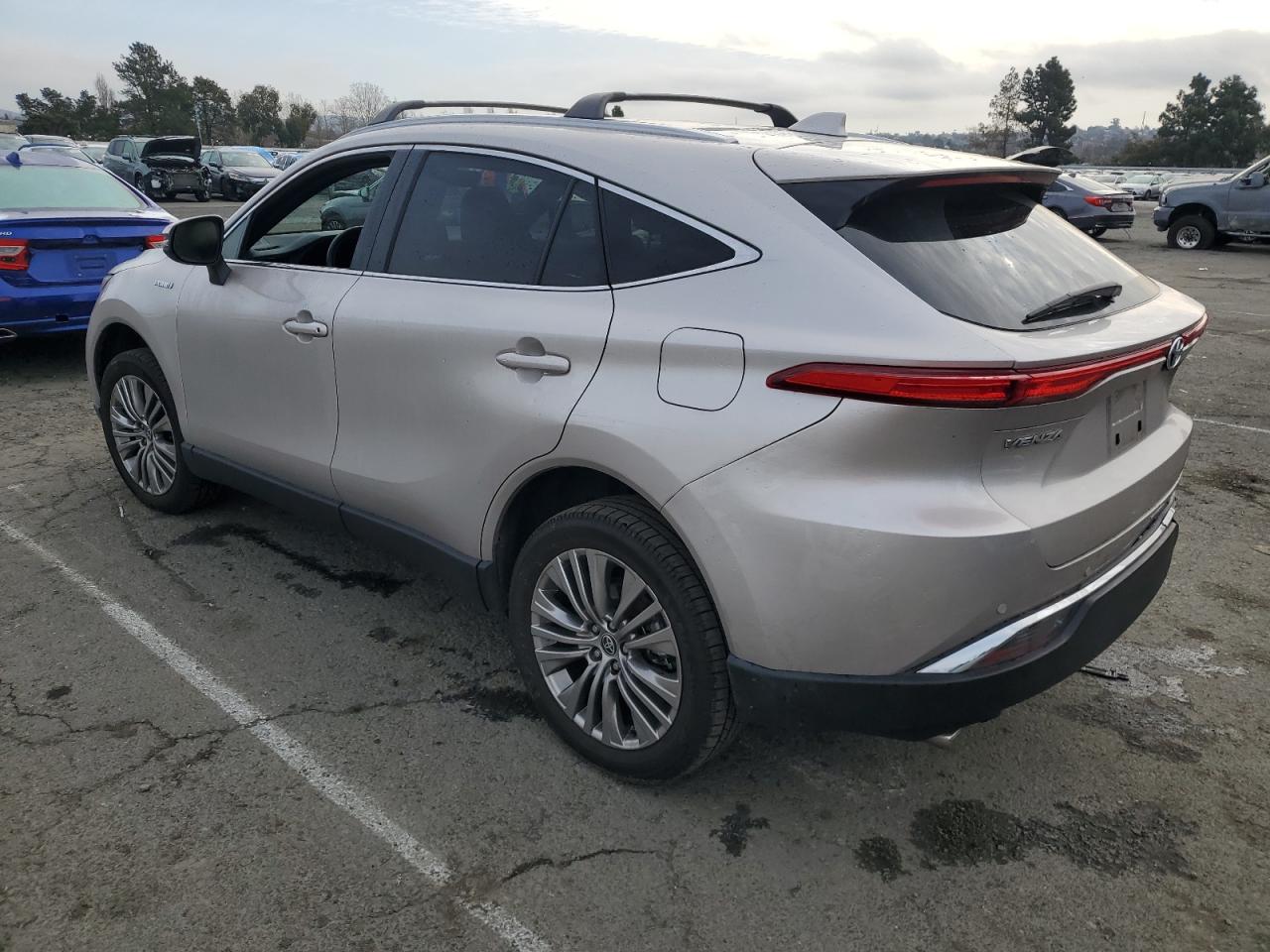 2021 Toyota Venza VIN JTEAAAAH8MJ077643 Copart auction photo, rear end damage thumbnail 2