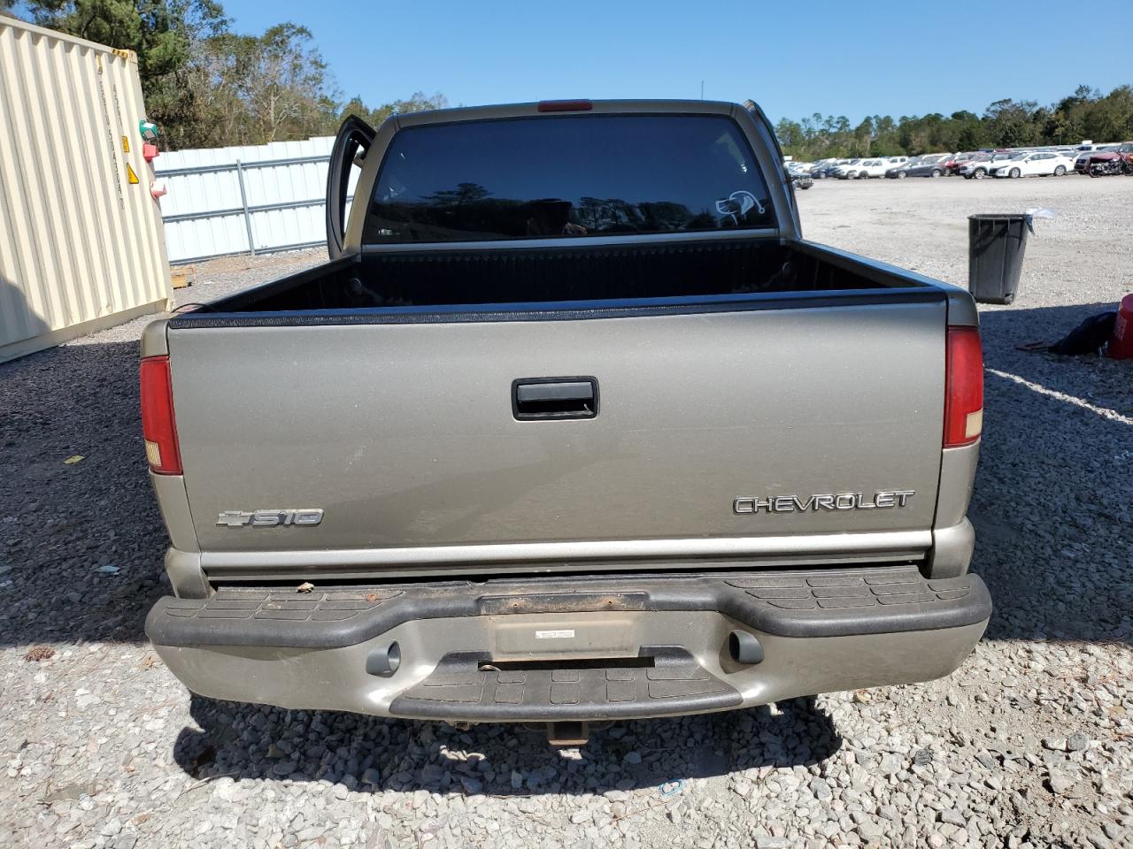 2003 Chevrolet S-10 Pickup VIN 1GCDT13X73K112956 Copart auction photo, all over damage thumbnail 6