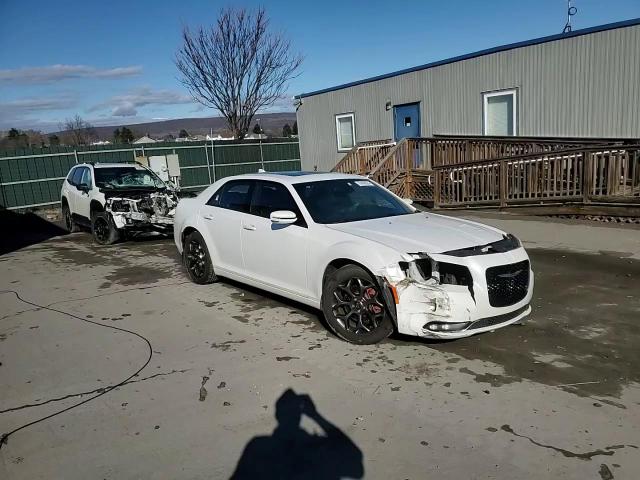2016 Chrysler 300 VIN 2C3CCAGG6GH161976 Copart auction photo, front end damage thumbnail 14