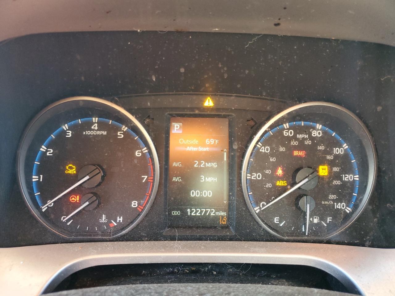 2017 Toyota RAV 4 VIN JTMZFREVXHJ127231 Copart auction photo, front end / minor dent/scratches damage thumbnail 9