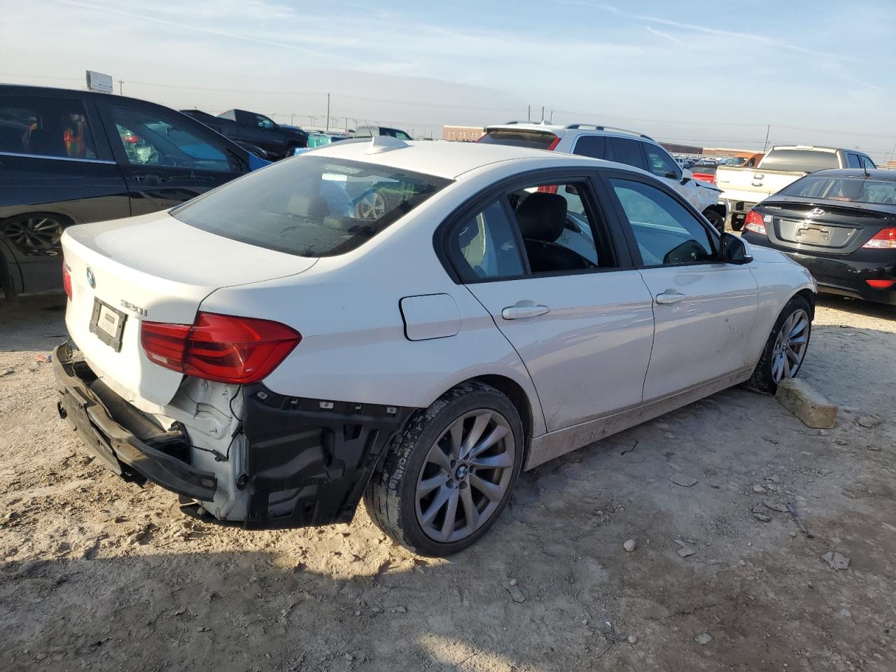 2016 BMW 3er VIN WBA8A3C52GK551230 Copart auction photo, all over damage thumbnail 3