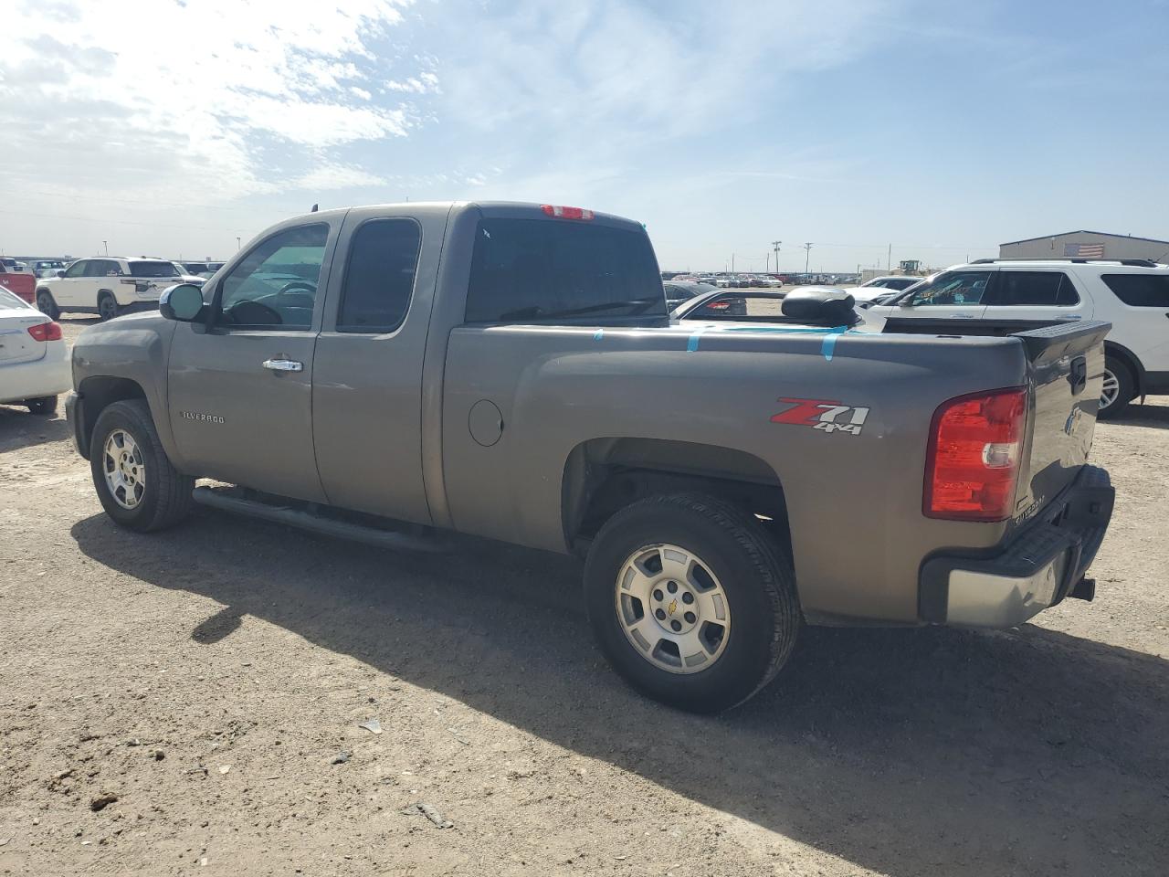 2011 Chevrolet Silverado VIN 1GCRKSE33BZ332402 Copart auction photo, side / minor dent/scratches damage thumbnail 2
