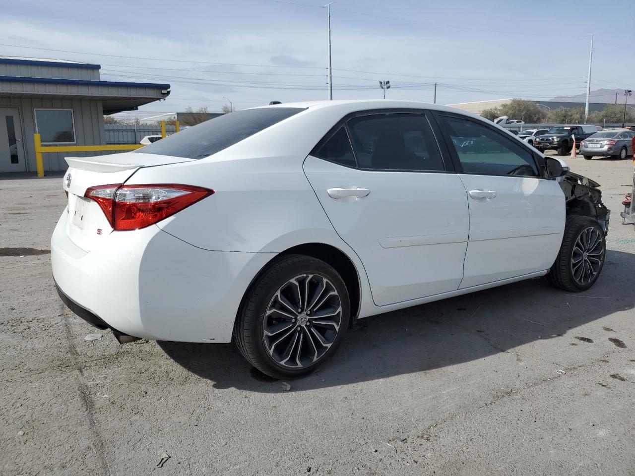 2015 Toyota Corolla VIN 5YFBURHE6FP184778 Copart auction photo, front end damage thumbnail 3