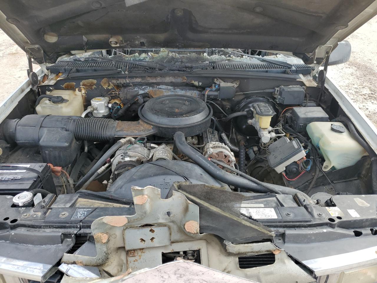 1995 Chevrolet GMT-400 VIN 2GCEK19K5S1203497 Copart auction photo, burn damage thumbnail 12
