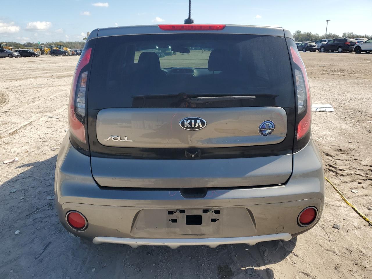 2017 KIA Soul VIN KNDJP3A5XH7412618 Copart auction photo, side / front end damage thumbnail 6
