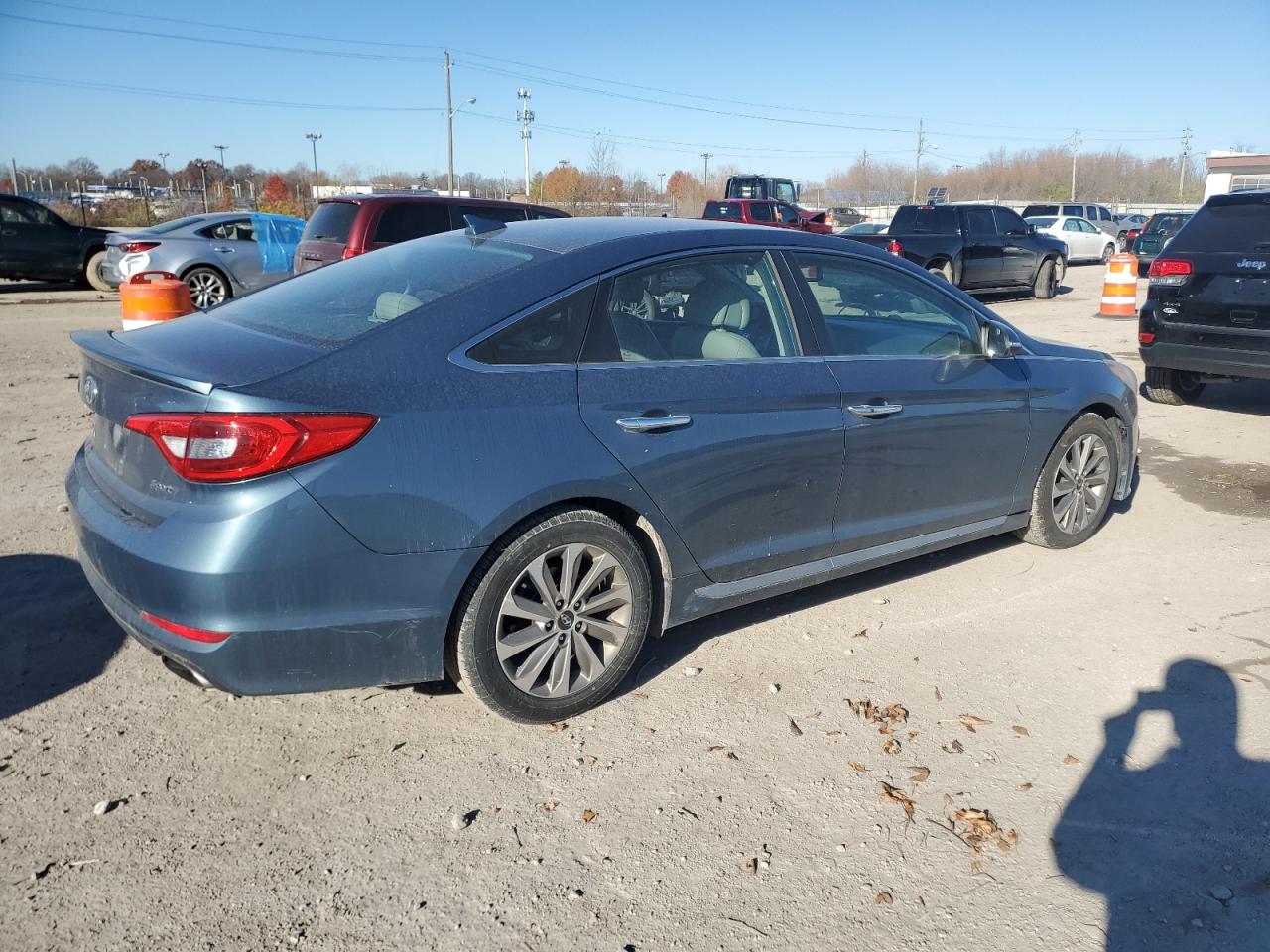 2015 Hyundai Sonata VIN 5NPE34AF2FH221117 Copart auction photo, all over damage thumbnail 3