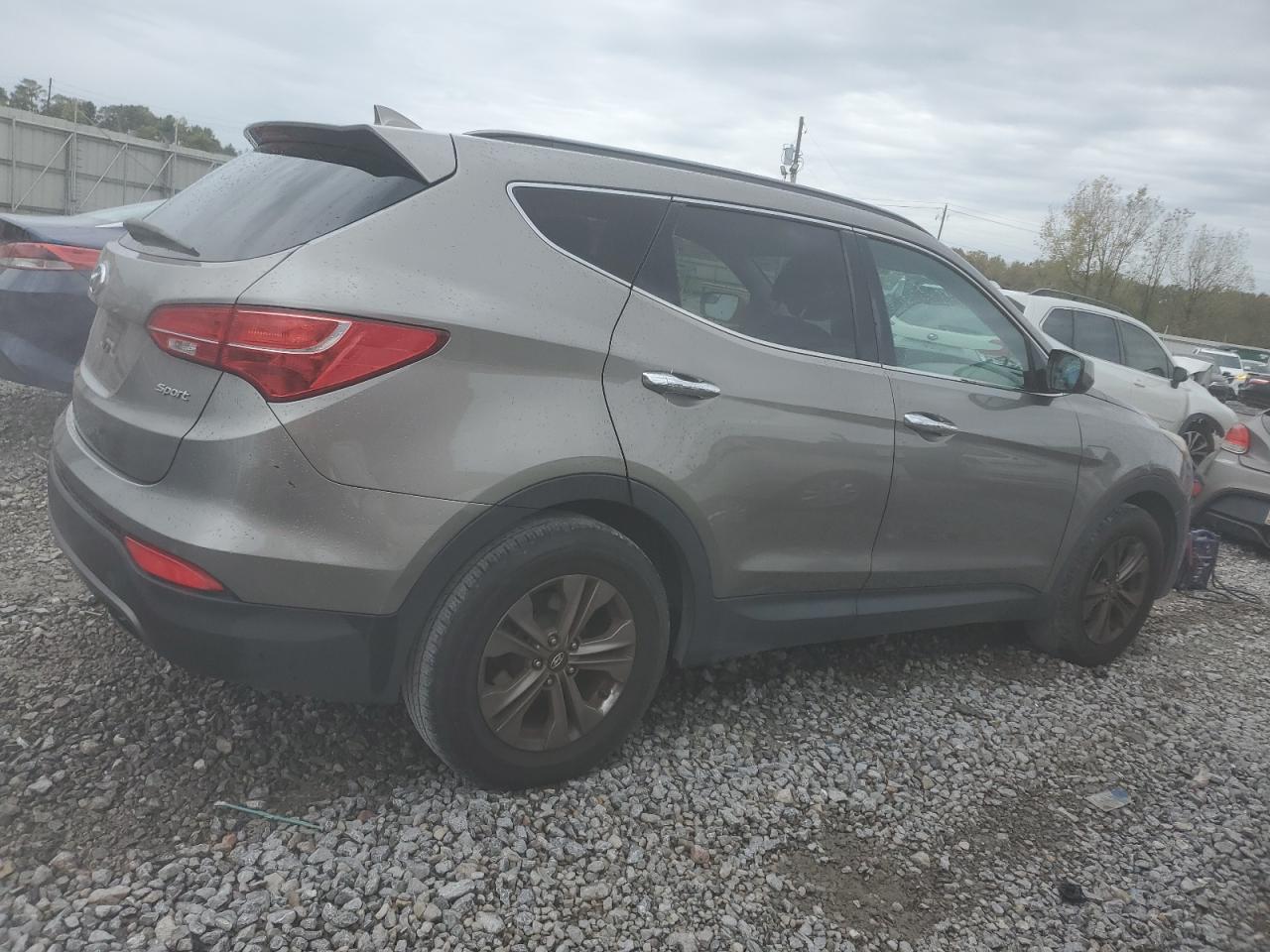 2015 Hyundai Santa Fe VIN 5XYZU3LB1FG270237 Copart auction photo, front end damage thumbnail 3