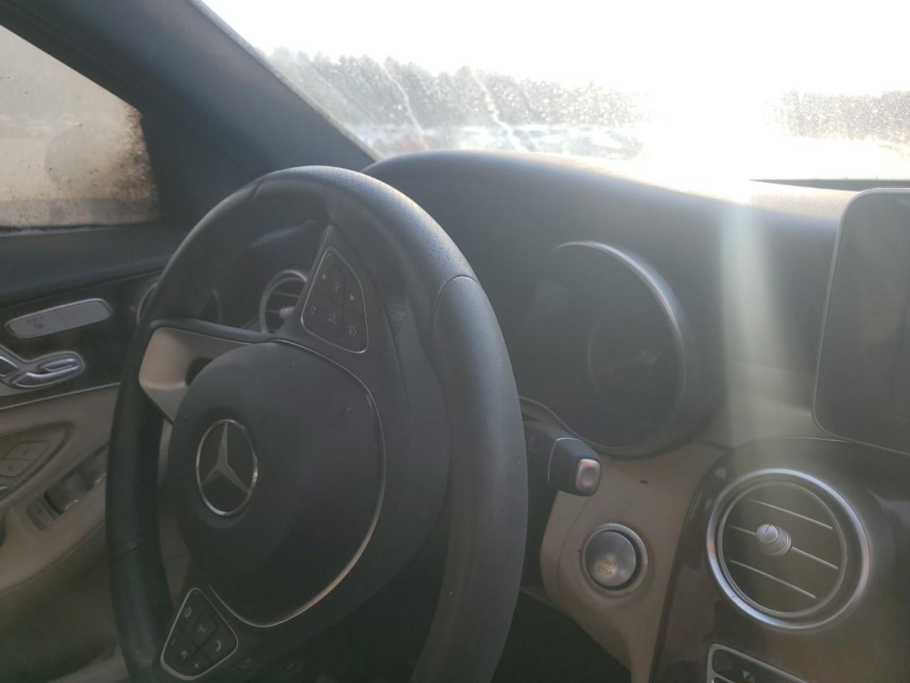 2018 Mercedes-Benz C-klasse VIN 55SWF4JB4JU243943 Copart auction photo, burn damage thumbnail 9