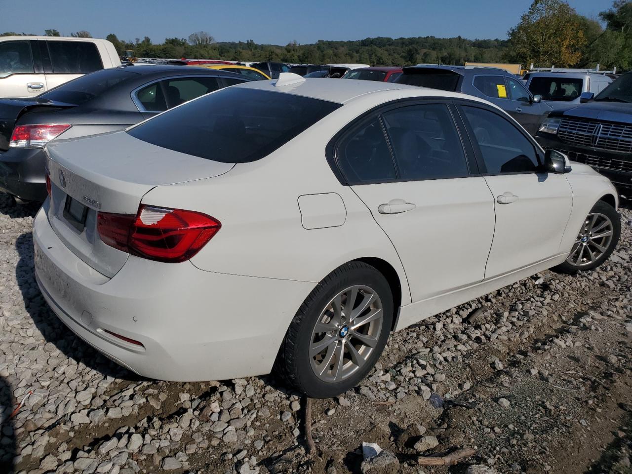 2017 BMW 3er VIN WBA8A3C32HA066897 Copart auction photo, hail damage thumbnail 3