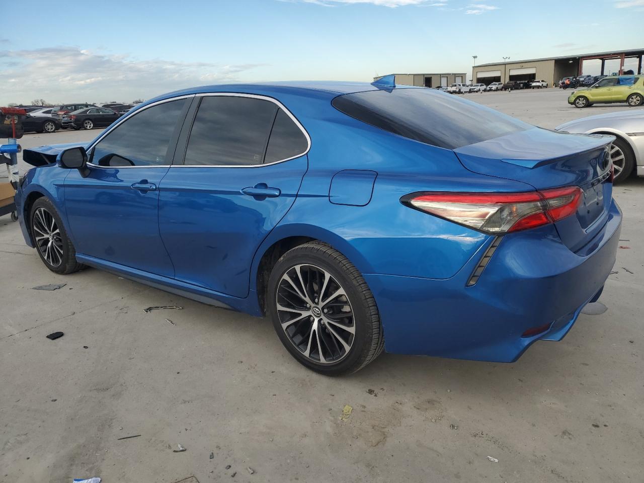 2020 Toyota Camry VIN 4T1G11AK0LU320946 Copart auction photo, front end damage thumbnail 2
