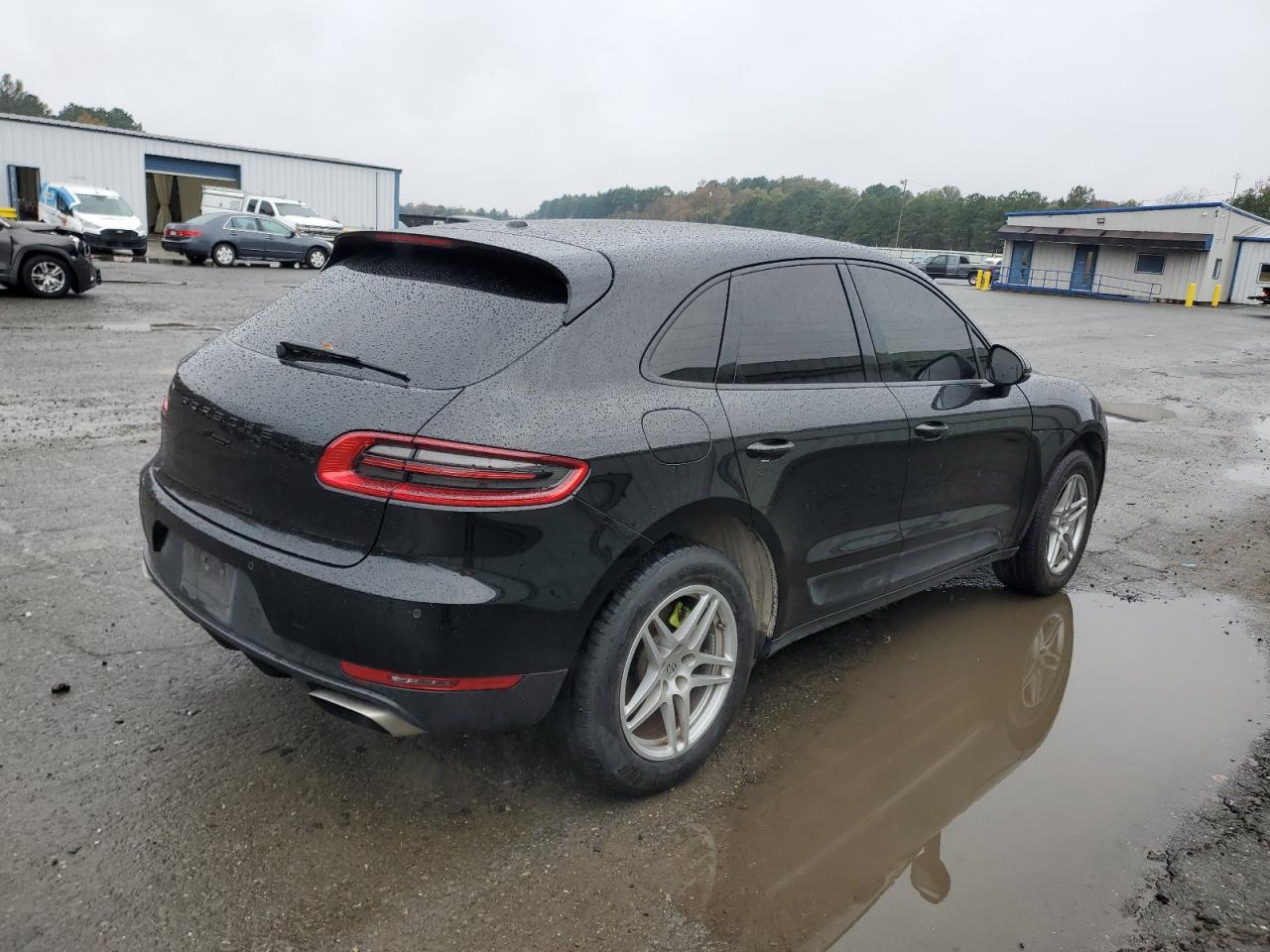 2017 Porsche Macan VIN WP1AA2A54HLB81698 Copart auction photo, front end / side damage thumbnail 3