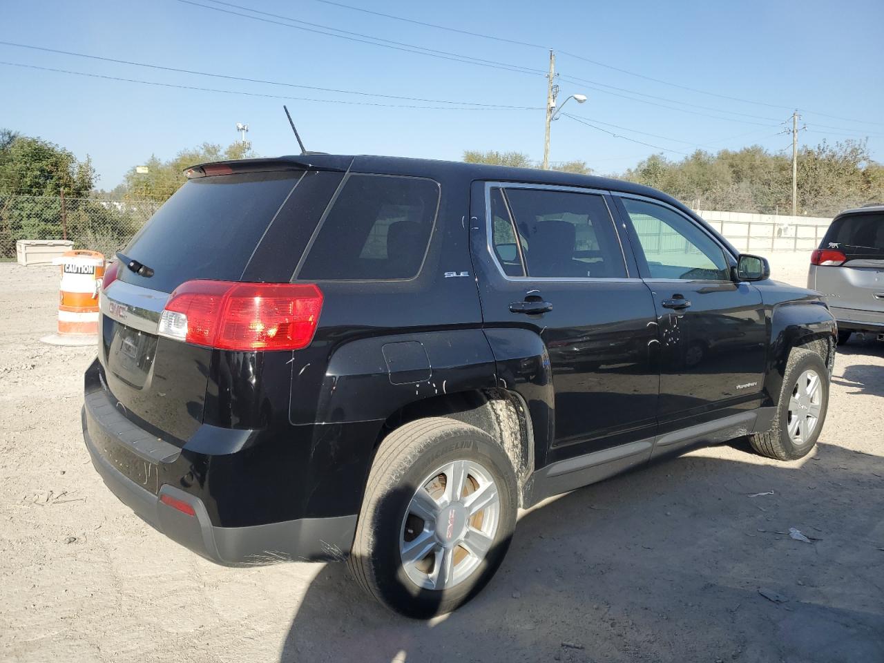 2015 GMC Terrain VIN 2GKALMEK6F6411887 Copart auction photo, front end / minor dent/scratches damage thumbnail 3