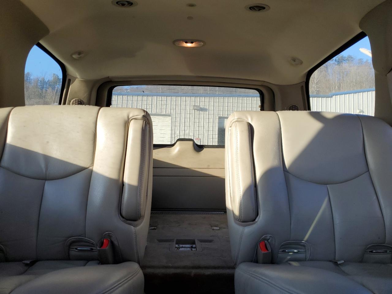2005 Chevrolet Tahoe VIN 1GNEK13T45J237899 Copart auction photo, front end damage thumbnail 10