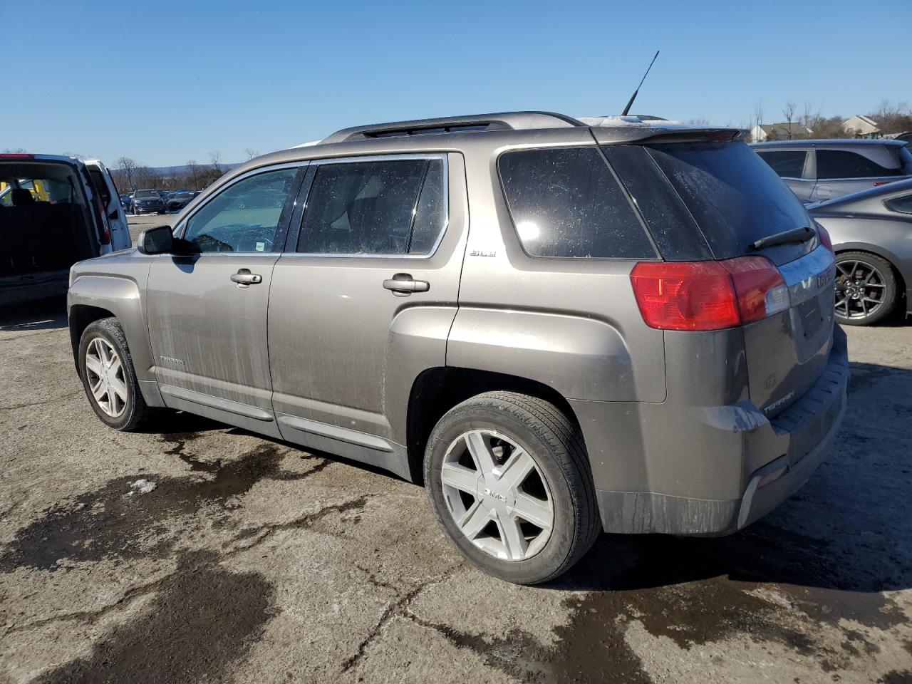 2011 GMC Terrain VIN 2CTFLTECXB6362986 Copart auction photo, minor dent/scratches damage thumbnail 2