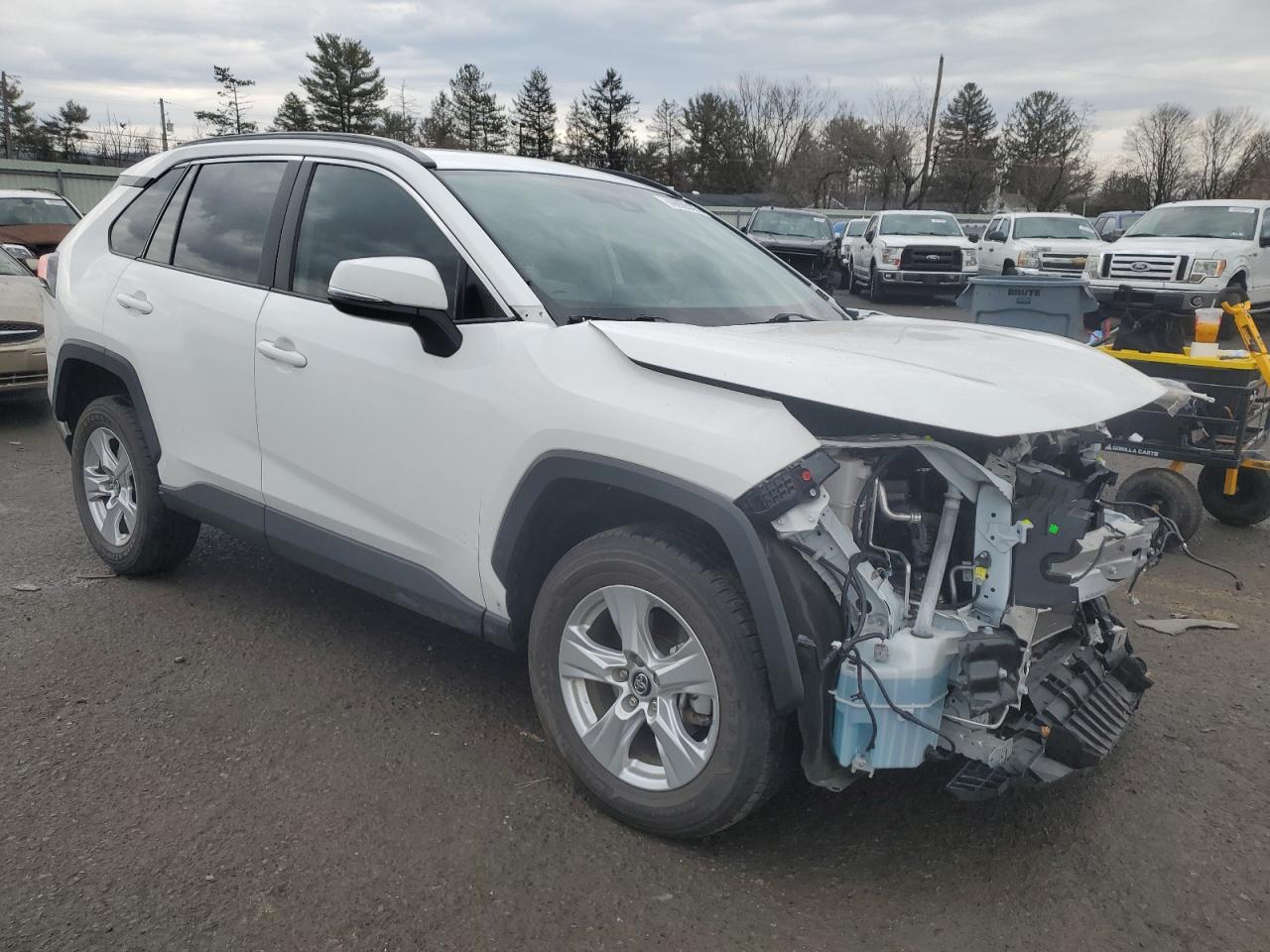 2020 Toyota RAV 4 VIN 2T3P1RFV3LW109894 Copart auction photo, front end damage thumbnail 4