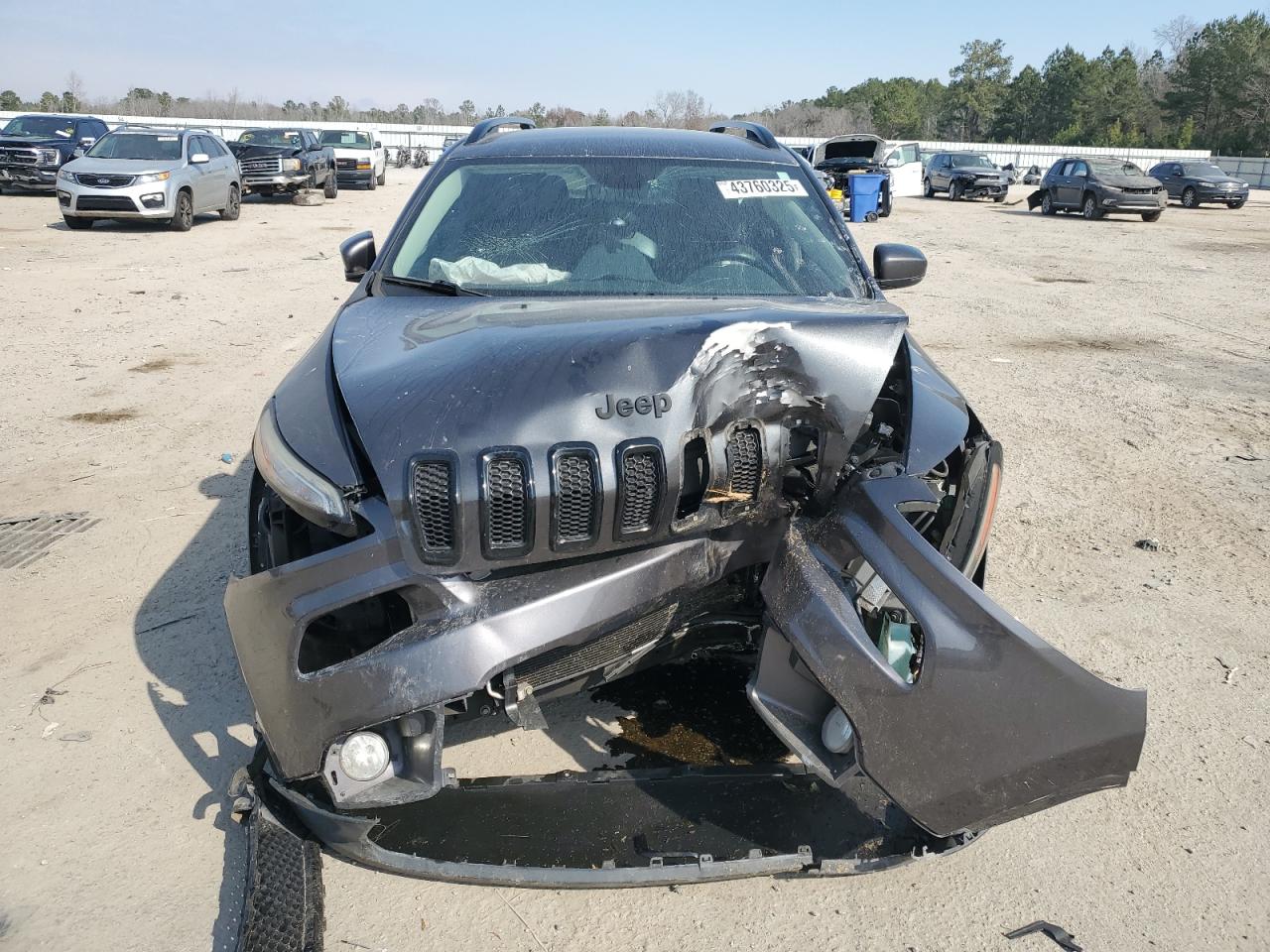 2016 Jeep Grand Cherokee VIN 1C4PJLCS1GW222595 Copart auction photo, front end damage thumbnail 5