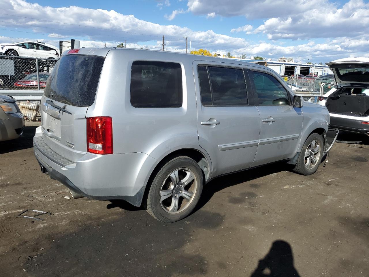 2015 Honda Pilot VIN 5FNYF4H36FB015068 Copart auction photo, all over damage thumbnail 3