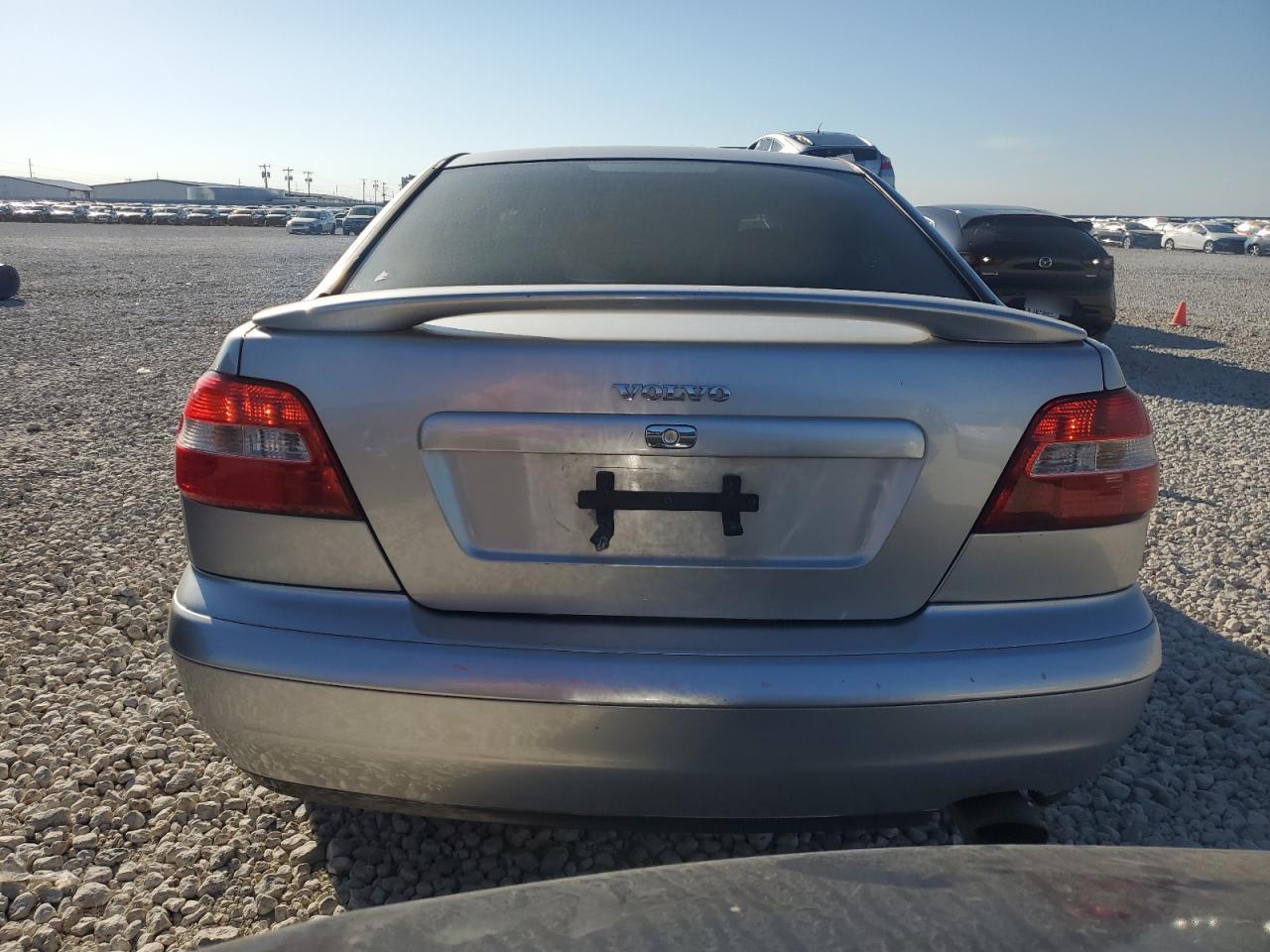 2004 Volvo S40 VIN YV1VS27524F033267 Copart auction photo, front end / minor dent/scratches damage thumbnail 6