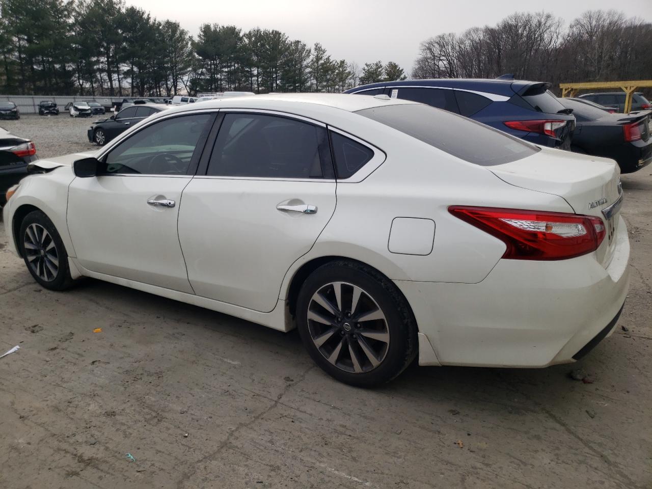 2017 Nissan Altima VIN 1N4AL3AP1HC243910 Copart auction photo, front end damage thumbnail 2
