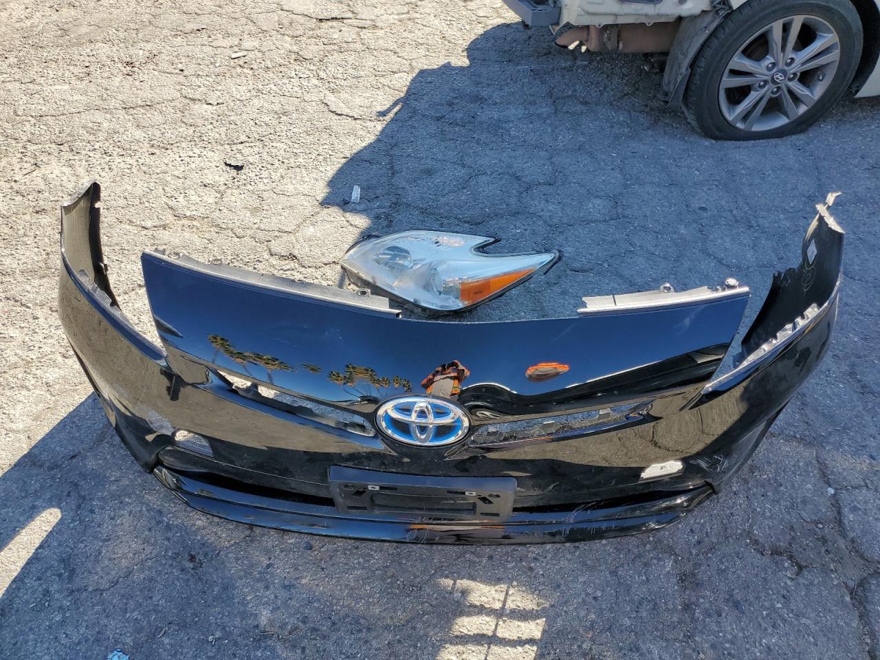 2014 Toyota Prius VIN JTDKN3DU4E1814842 Copart auction photo, front end / minor dent/scratches damage thumbnail 12