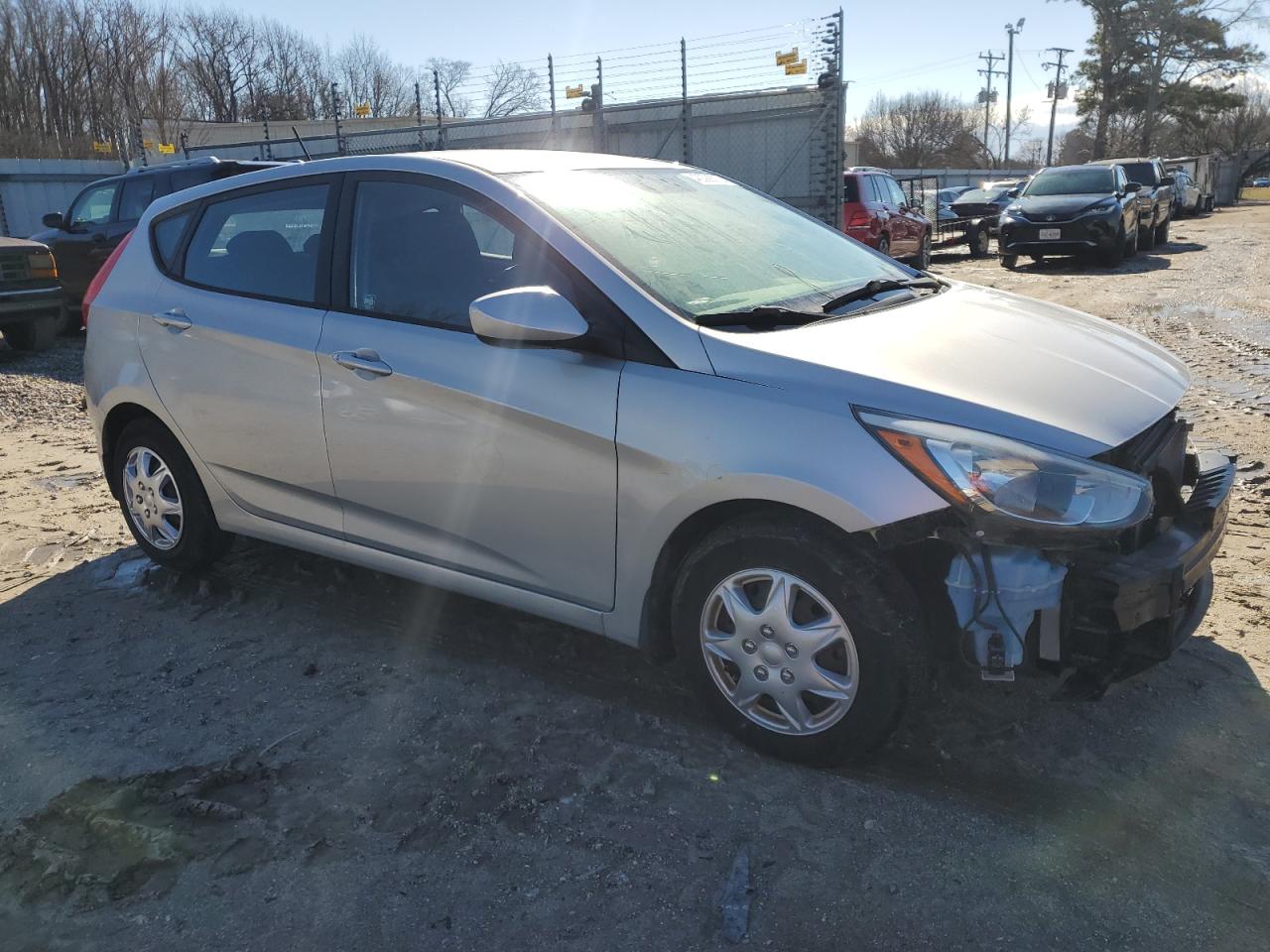 2015 Hyundai Accent VIN KMHCT5AE1FU232485 Copart auction photo, front end / minor dent/scratches damage thumbnail 4