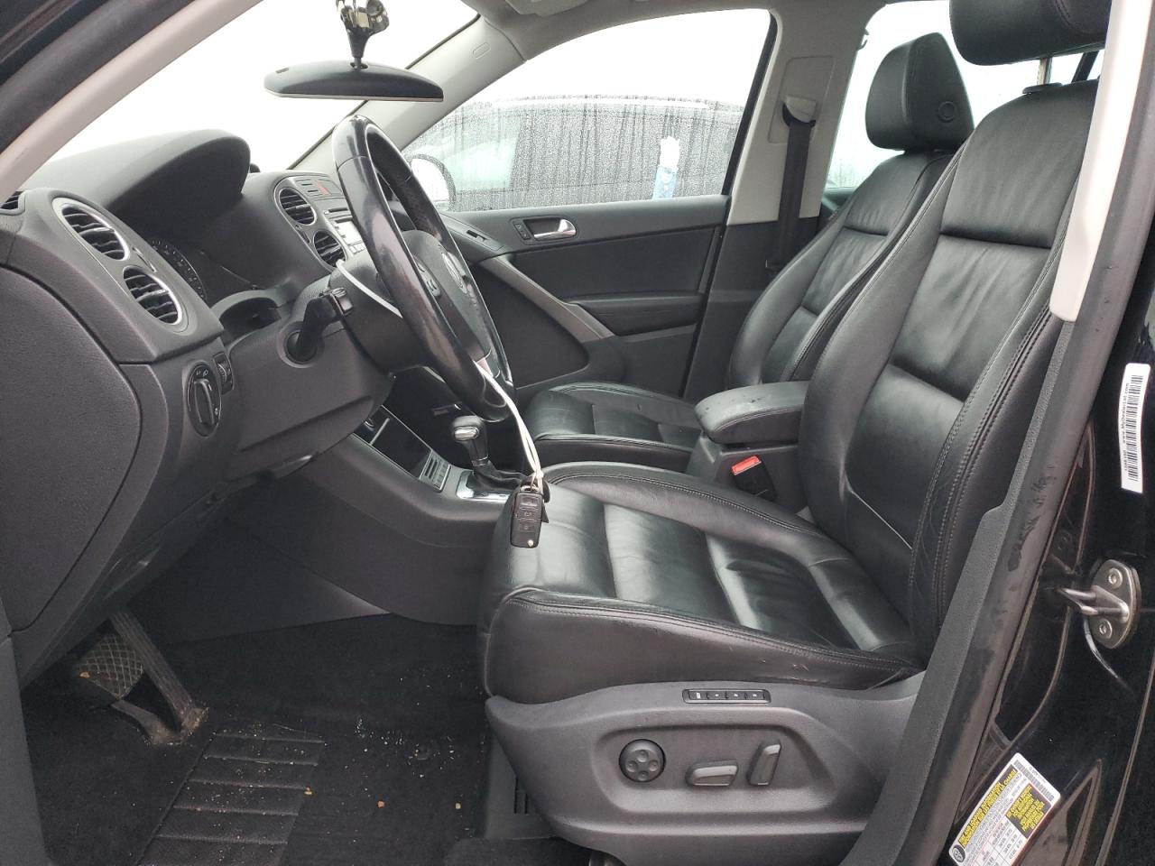 2009 Volkswagen Tiguan VIN WVGBV75N29W536171 Copart auction photo, front end damage thumbnail 7