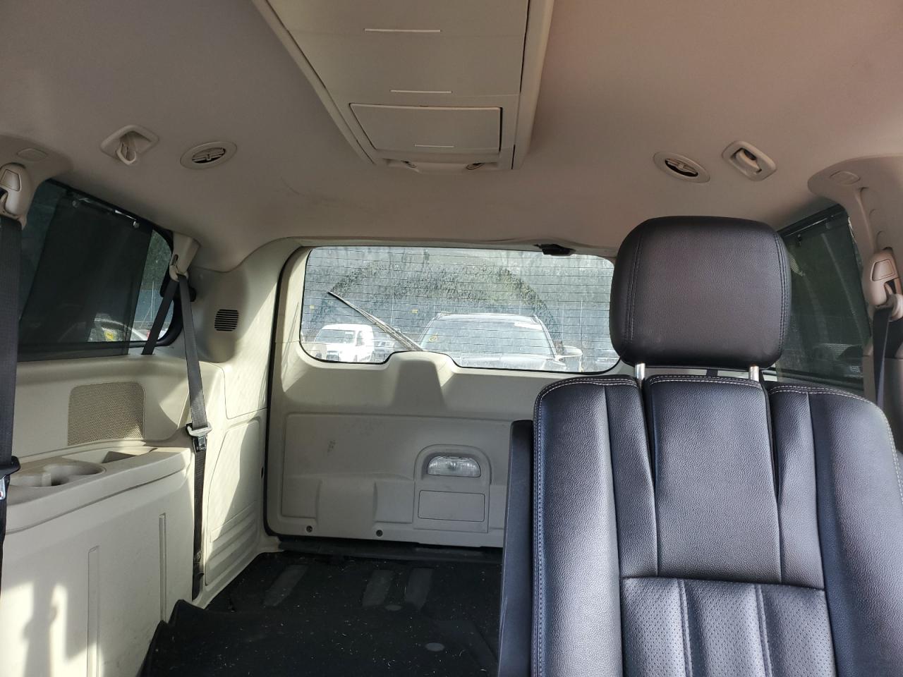 2015 Chrysler Town & Country VIN 2C4RC1CG8FR601023 Copart auction photo, burn - engine damage thumbnail 10