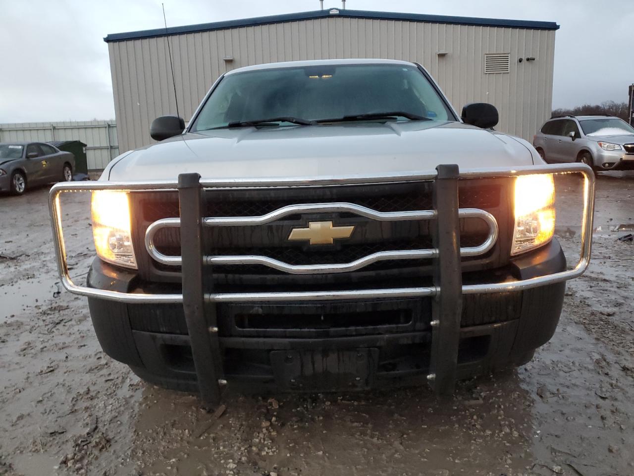 2011 Chevrolet Silverado VIN 1GCNKPEA6BZ192033 Copart auction photo, side / rear end damage thumbnail 5