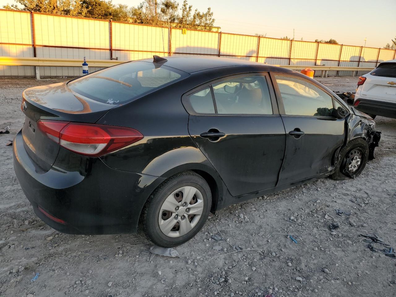 2017 KIA Forte VIN 3KPFK4A77HE082755 Copart auction photo, front end damage thumbnail 3
