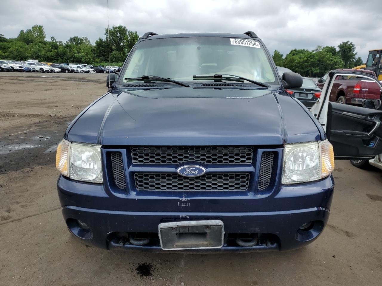 2005 Ford Explorer VIN 1FMZU77K05UB68437 Copart auction photo, side / minor dent/scratches damage thumbnail 5
