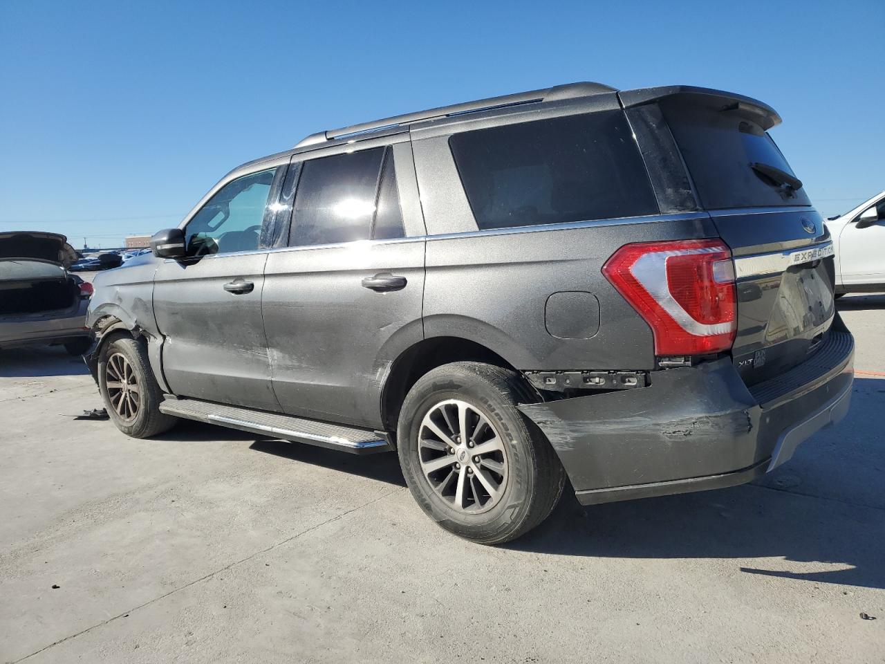 2020 Ford Expedition VIN 1FMJU1HT6LEA13805 Copart auction photo, front end / rear end damage thumbnail 2
